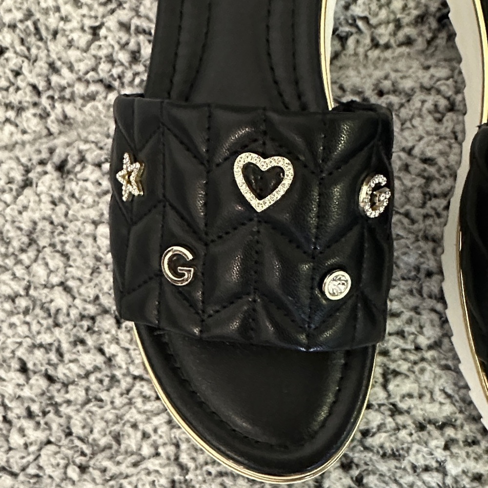 GBG Los Angeles Black Quilted Slide Mules with Gold Accents size 8 - Picture 4 of 4